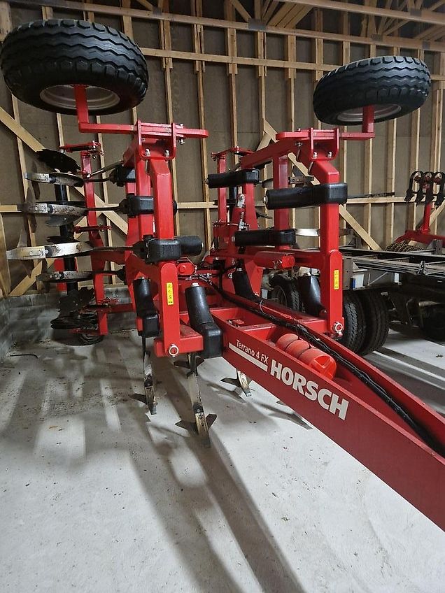Horsch TERRANO 4 FX