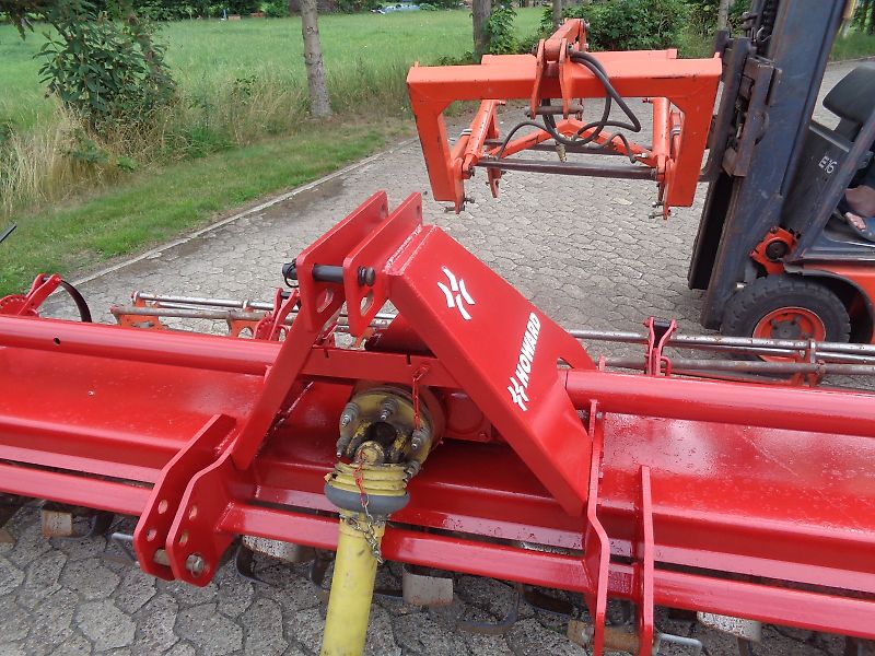 Kongskilde Howard Bodenfräse 315 cm Arbeitsbreite mit Pakerwalze & Hubgerüst Hydrolift Model HR28 305 DU mit 3 Gang Schaltgetriebe