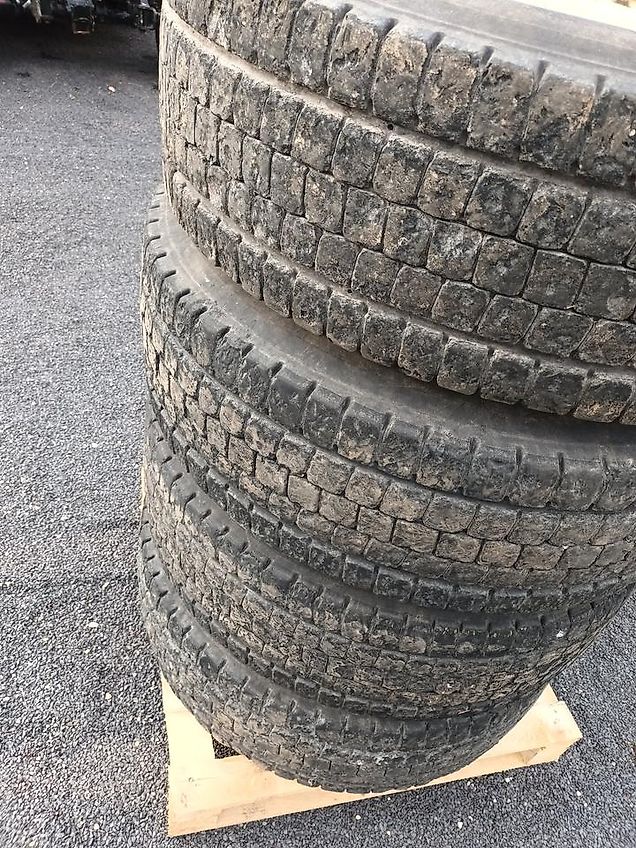 Lindner Unitrac Kompletträder 285/70-19.5