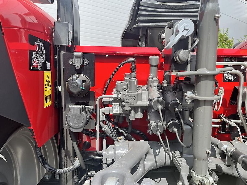 Massey Ferguson 4708M Platform Essential