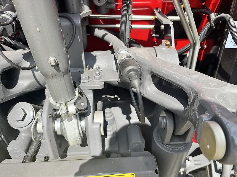 Massey Ferguson 4708M Platform Essential