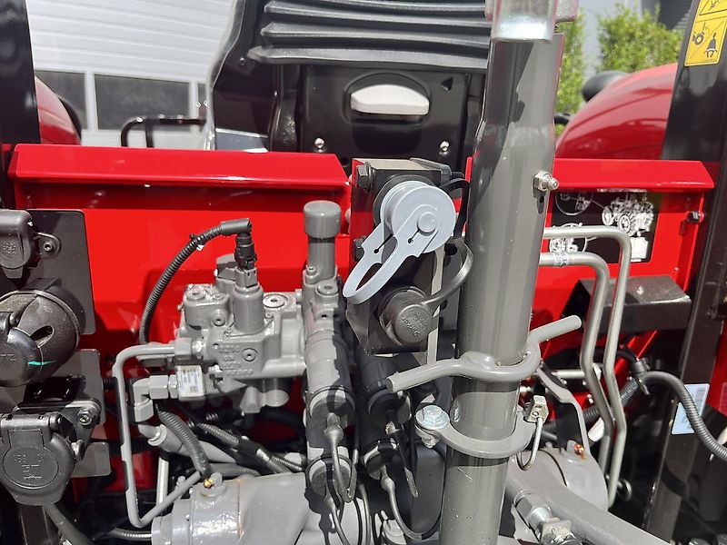 Massey Ferguson 4708M Platform Essential