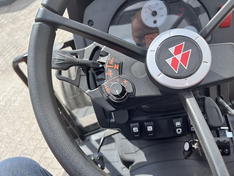 Massey Ferguson 4708M Platform Essential