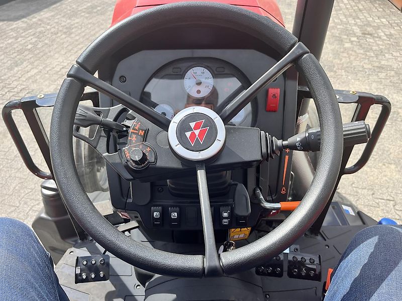 Massey Ferguson 4708M Platform Essential