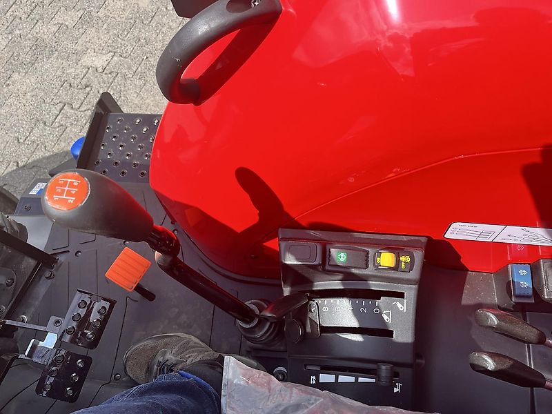 Massey Ferguson 4708M Platform Essential