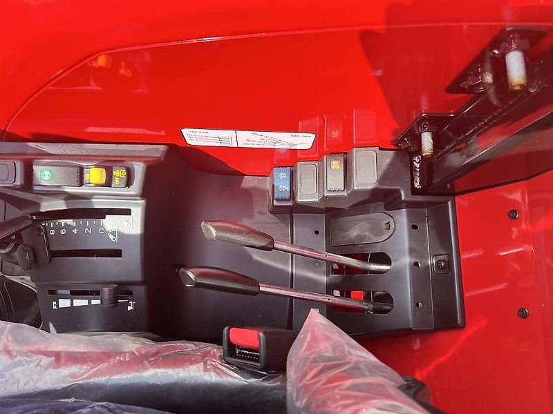 Massey Ferguson 4708M Platform Essential