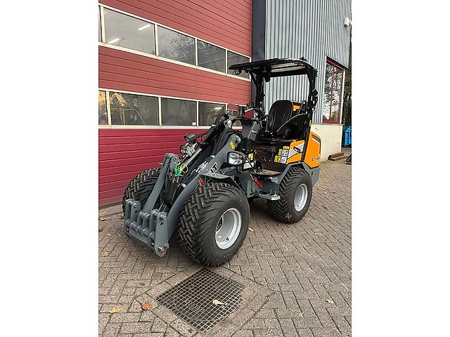 Giant G2700 X-TRA HD+