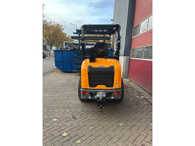 Giant G2700 X-TRA HD+