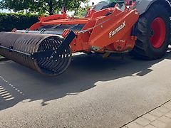 FarmaX Farmax LRP Profi 300 300cm Arbeitsbreite 55cm Arbeitstiefe Mit Hydraulischer Arbeitstifeneinstellung 5Grubberstile 100% Pakerwalze 80cm Durchmesseer Kampfgewicht 1700kg Fremdörpersicherun über Nockenschaltkupplung Nockenringwalze 80cm