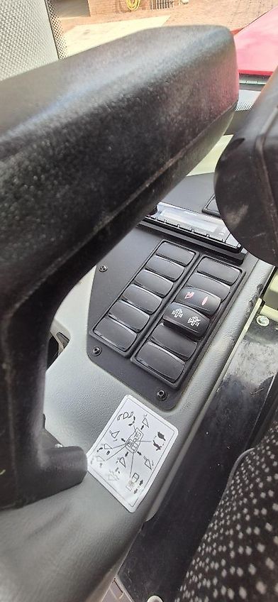 Yanmar V100 met lepels, 920 uur, zeer netjes en compleet!