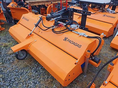 PADAGAS FOX H Kehrmaschine Hoflader Radlader Traktor