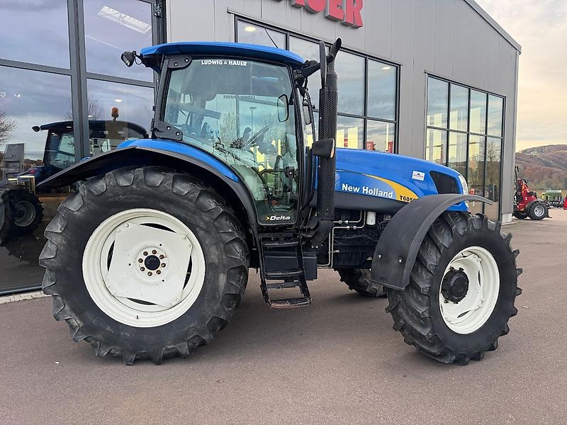New Holland T6050