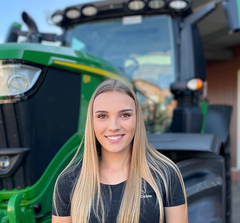 Kontaktisik Proua Lisa Köster