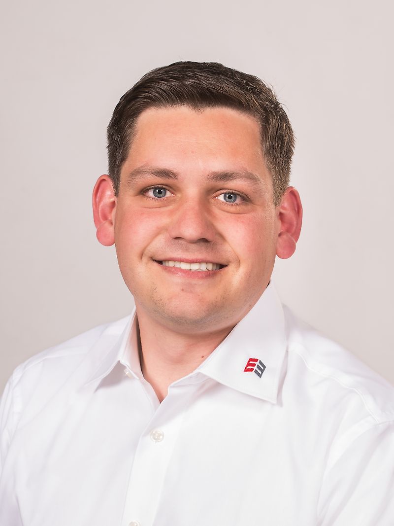 Kontaktisik Härra Deniz Bremkamp