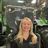 Kontaktisik Proua Emmely Birkballe