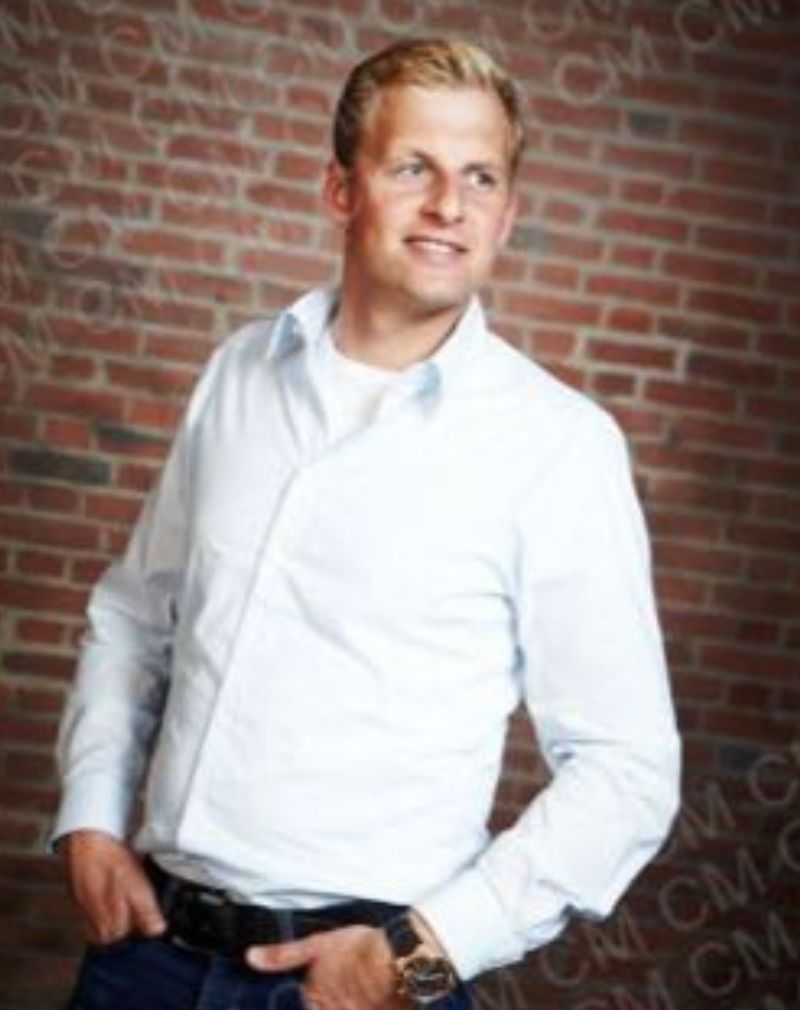 Kontaktisik Härra Frederic Extra