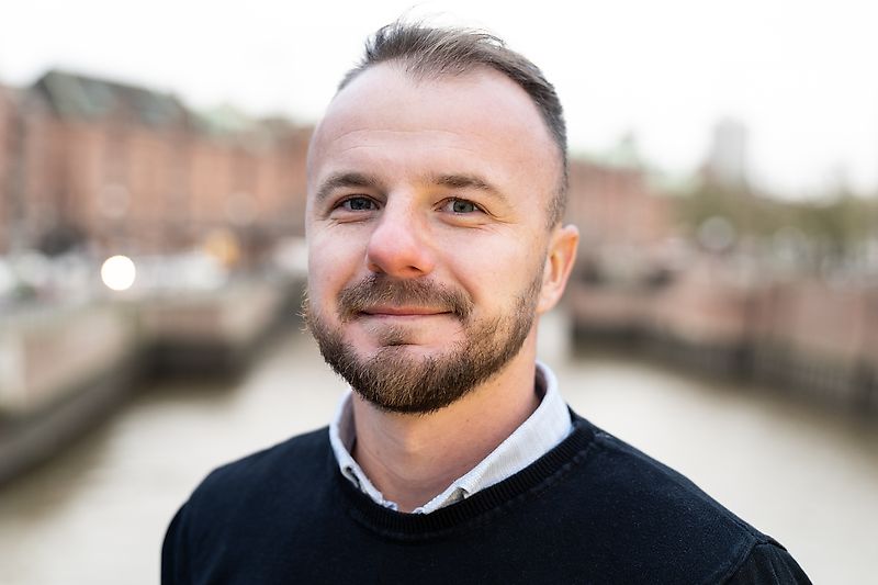 Kontaktisik Härra Nemanja Arsic