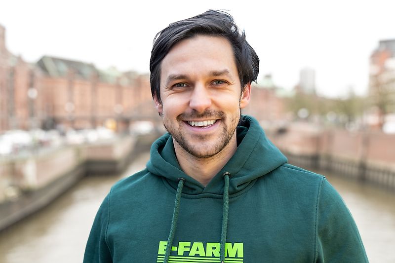 Kontaktisik Härra István Pástor