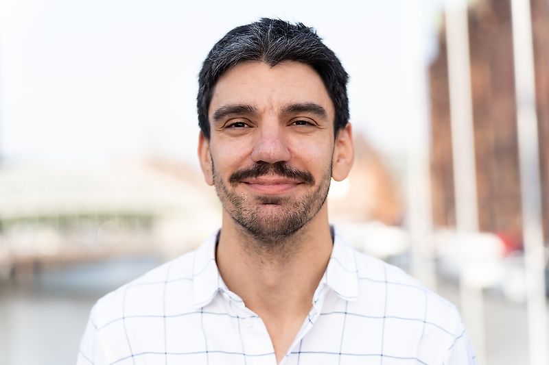 Kontaktisik Härra Guillermo Fidalgo